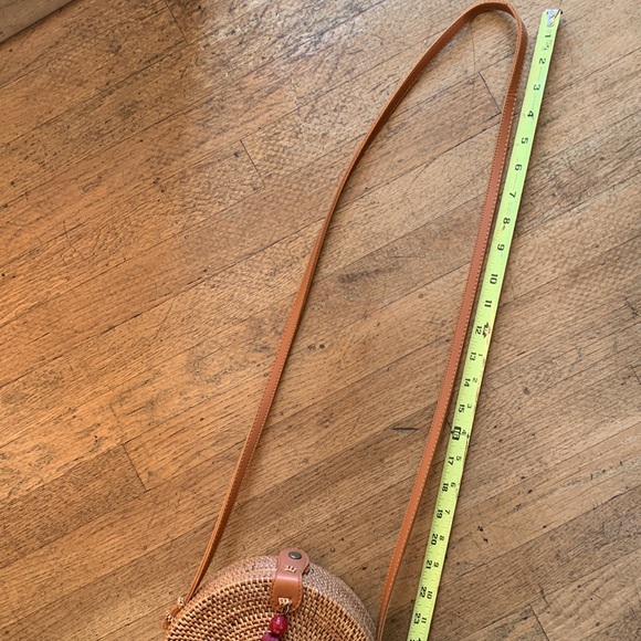 Boho straw circle bag with tassel NWOT - Picture 11 of 13